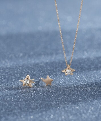 星型　ダイヤモンドピアス K18 スターピアス ダイヤモンド 星ピアス 18金 ダイヤ 0.06ct