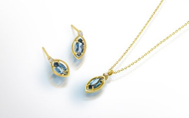 11月の誕生石ジュエリー