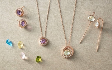 彗星の輝きをイメージしたカラーストーンジュエリー