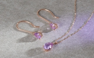 ２月の誕生石ジュエリー