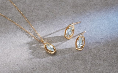 ３月の誕生石ジュエリー