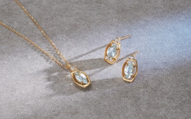 ３月の誕生石ジュエリー