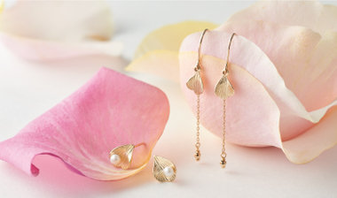 フラワーモチーフジュエリー